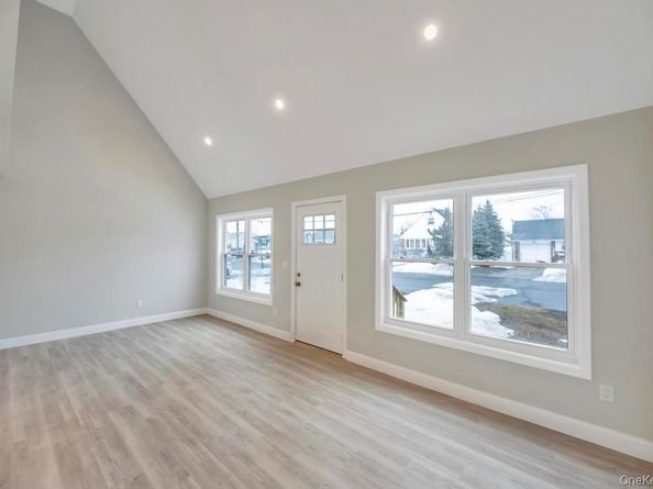 52 Halycon Road, Lindenhurst NY 11757