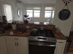 10 Bainbridge Avenue, Melville NY 11747