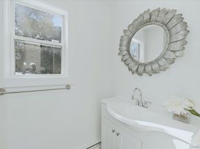 4 Lawrence Place, Pelham NY 10803