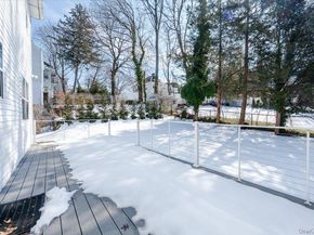 4 Lawrence Place, Pelham NY 10803