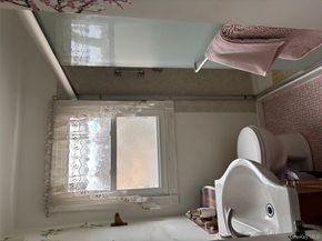 33 Lakewood Avenue, Ronkonkoma NY 11779