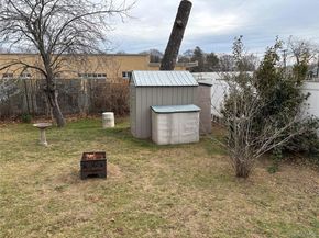 33 Lakewood Avenue, Ronkonkoma NY 11779