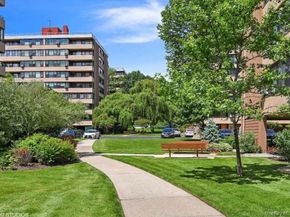 10-24 166th Street 7C, Beechhurst NY 11357