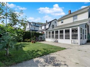 8946 215th Place, Queens Village NY 11427