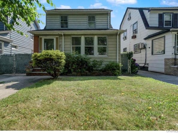 8946 215th Place, Queens Village NY 11427