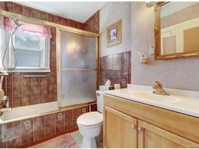 8946 215th Place, Queens Village NY 11427