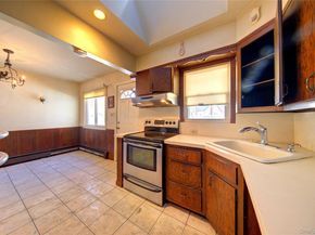 984 Shelburne Drive, Franklin Square NY 11010