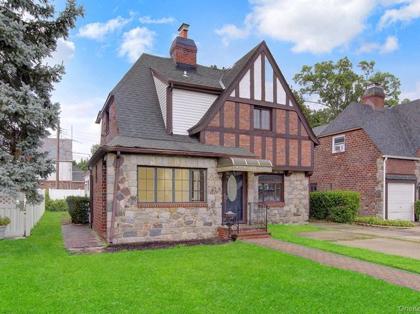 54 Surrey Lane, Hempstead NY 11550