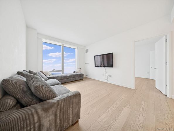 252 south Street 68K, New York (Manhattan) NY 10002