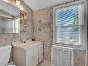 1020 N 5th Street, New Hyde Park NY 11040