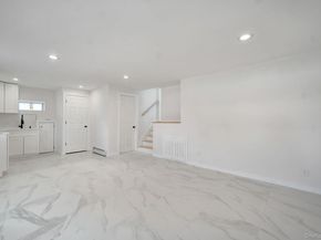 40 Durhamoc Lane, North Babylon NY 11703