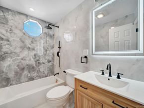 40 Durhamoc Lane, North Babylon NY 11703