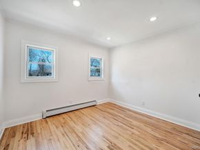 40 Durhamoc Lane, North Babylon NY 11703