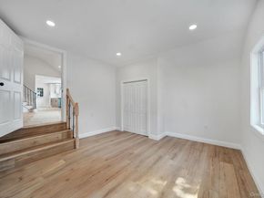 40 Durhamoc Lane, North Babylon NY 11703