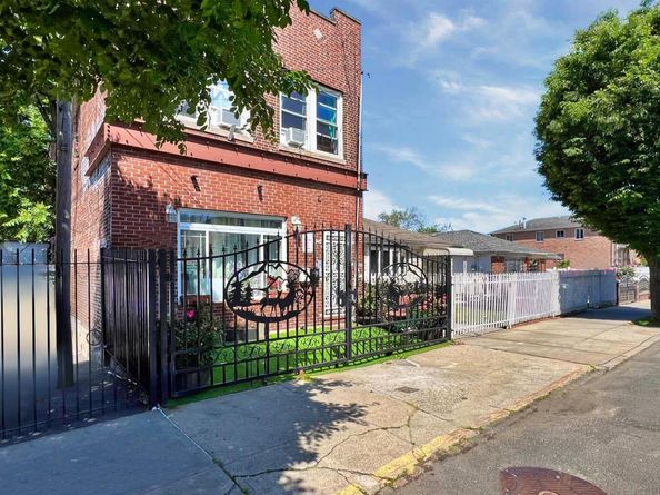 25-48 96th Street, East Elmhurst NY 11369