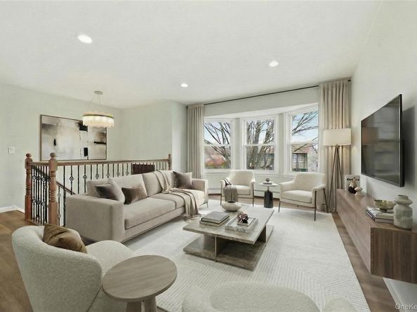 9 Harmony Lane, Glen Cove NY 11542