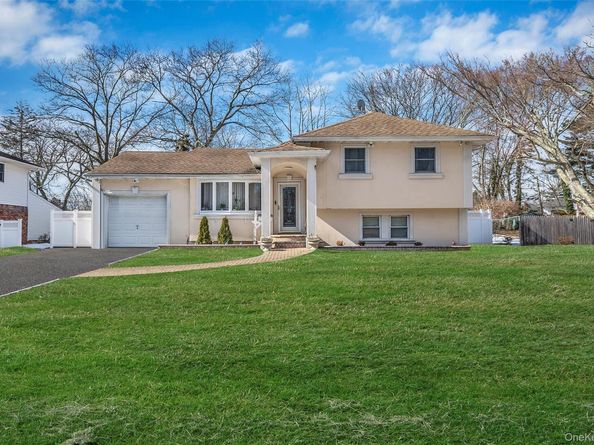 86 Overlook Drive, East Islip NY 11730