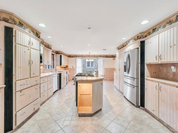 136 Harrison Avenue, Bethpage NY 11714