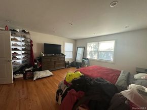 21 Ruby Lane, Huntington Station NY 11746