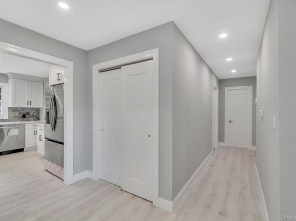 827 Aberdeen Road, West Bay Shore NY 11706