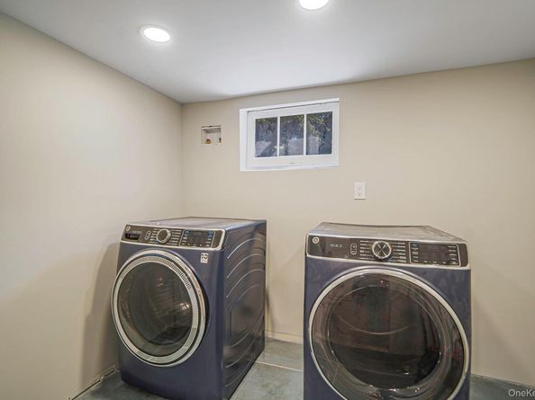 827 Aberdeen Road, West Bay Shore NY 11706