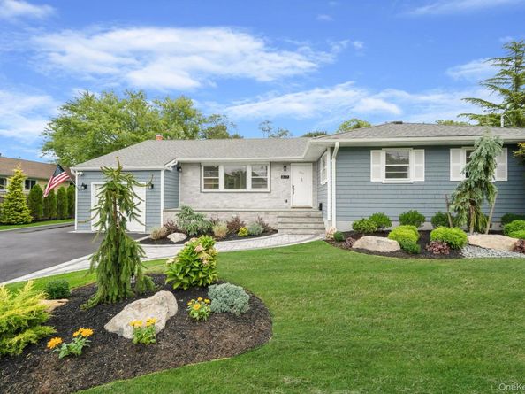 827 Aberdeen Road, West Bay Shore NY 11706