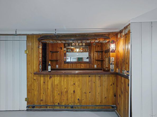 827 Aberdeen Road, West Bay Shore NY 11706