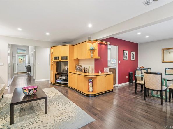 154 Hidden Ridge Drive, Syosset NY 11791