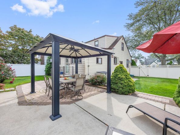 1134 Rosegold Street, Franklin Square NY 11010