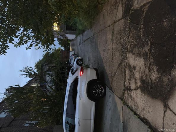 7285 Yellowstone Blvd, Forest Hills NY 11375