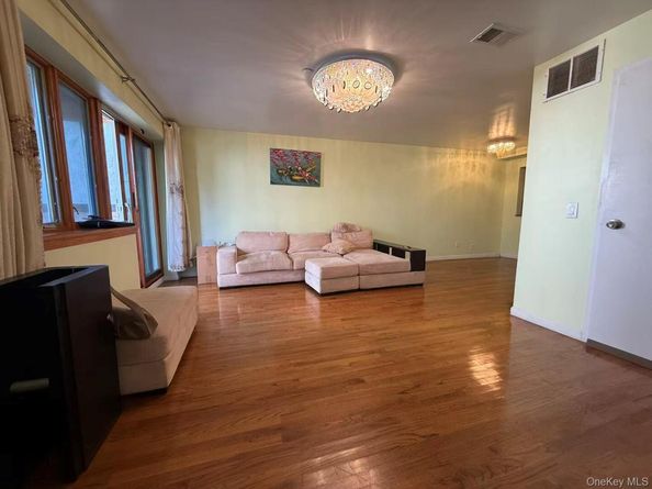 339 Ave P 2B, Brooklyn NY 11204