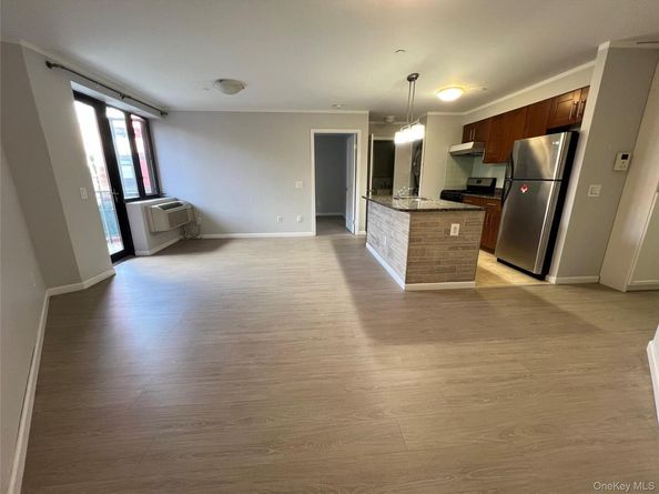 6070 Woodhaven Boulevard 3H, Elmhurst NY 11373