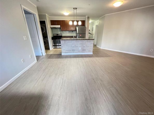 6070 Woodhaven Boulevard 3H, Elmhurst NY 11373