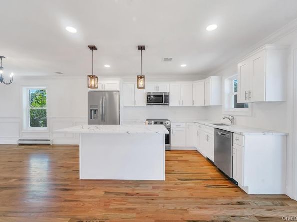 33 Rosemont Avenue, Farmingville NY 11738