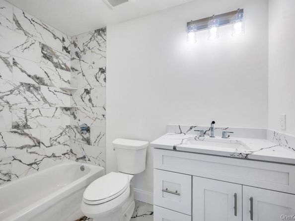 33 Rosemont Avenue, Farmingville NY 11738