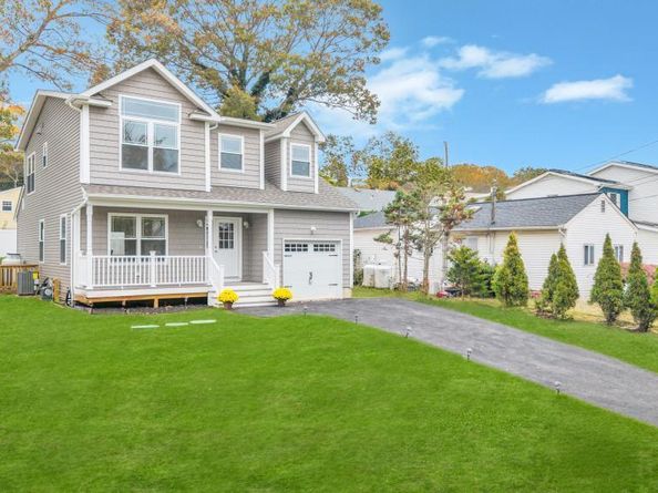 33 Rosemont Avenue, Farmingville NY 11738