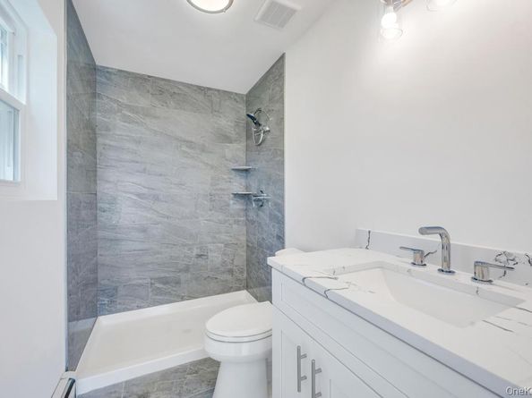 33 Rosemont Avenue, Farmingville NY 11738