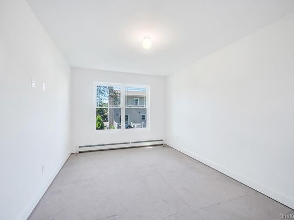 33 Rosemont Avenue, Farmingville NY 11738