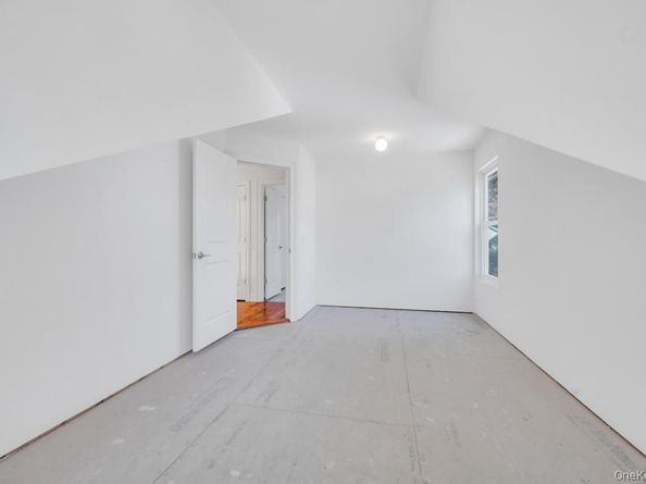 33 Rosemont Avenue, Farmingville NY 11738