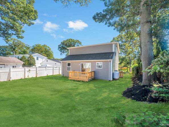 33 Rosemont Avenue, Farmingville NY 11738