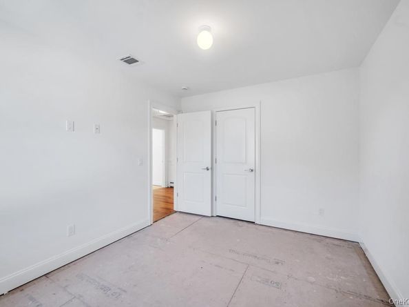 33 Rosemont Avenue, Farmingville NY 11738