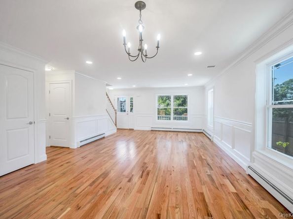 33 Rosemont Avenue, Farmingville NY 11738