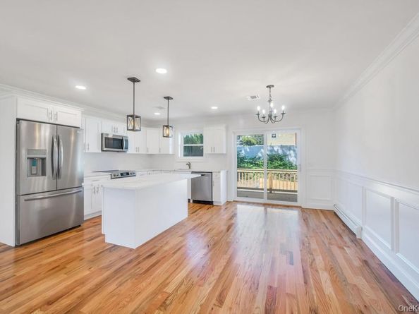 33 Rosemont Avenue, Farmingville NY 11738