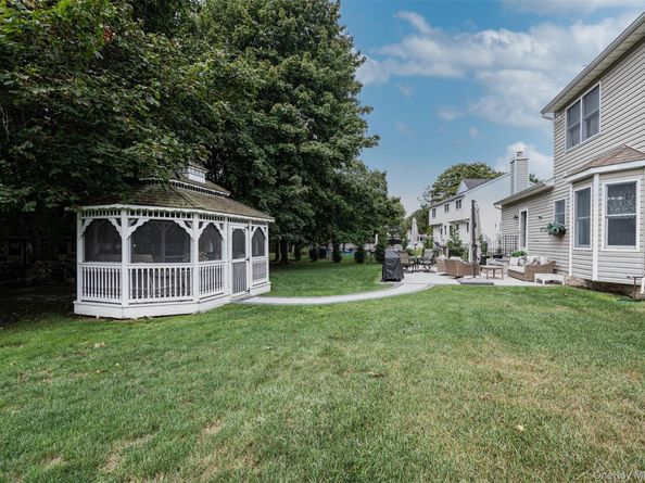 2 Moor Lane, East Patchogue NY 11772