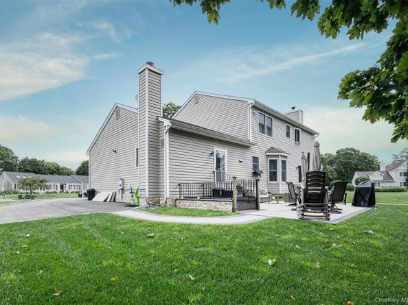 2 Moor Lane, East Patchogue NY 11772