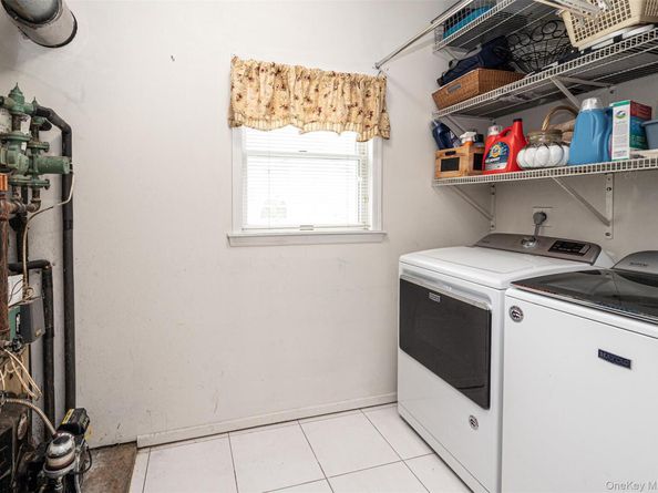 2 Moor Lane, East Patchogue NY 11772