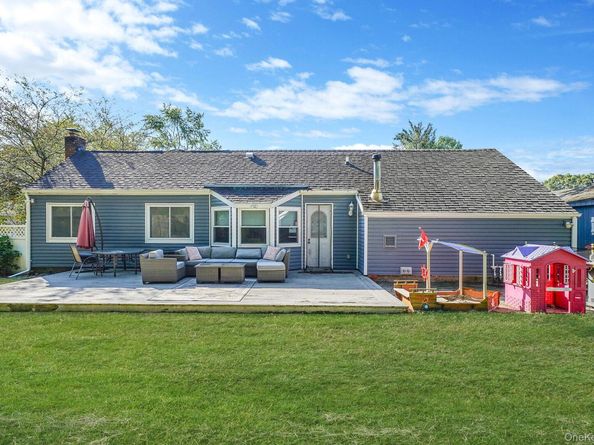9 Carston Street W, Selden NY 11784