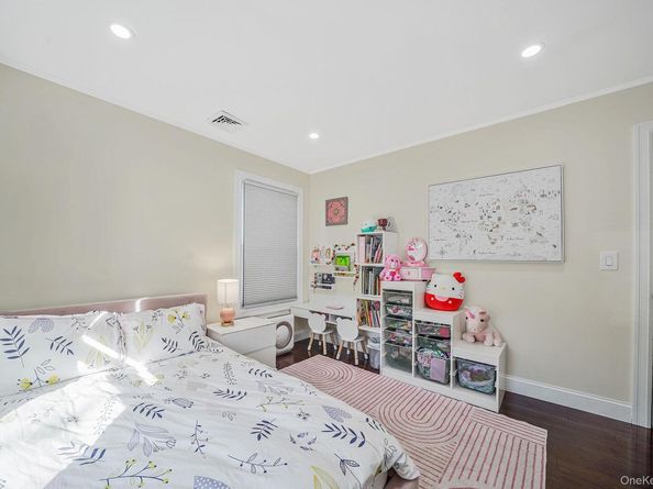 9 Carston Street W, Selden NY 11784