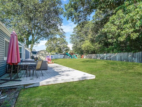 9 Carston Street W, Selden NY 11784