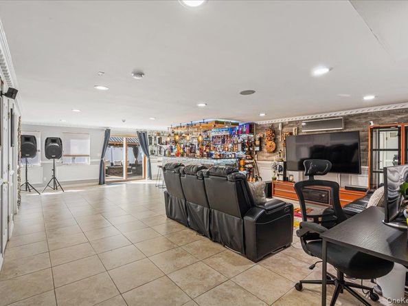 3822 Greentree Drive, Oceanside NY 11572